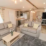 20 Wolds View *