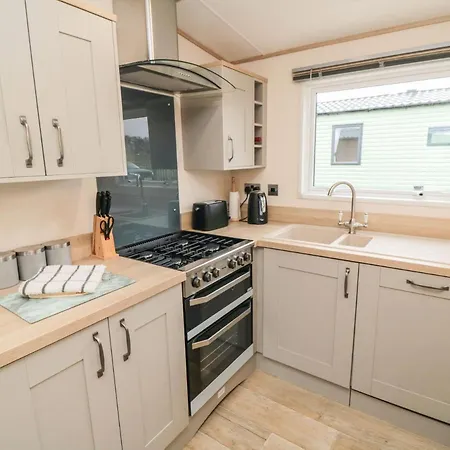 20 Wolds View Ganton