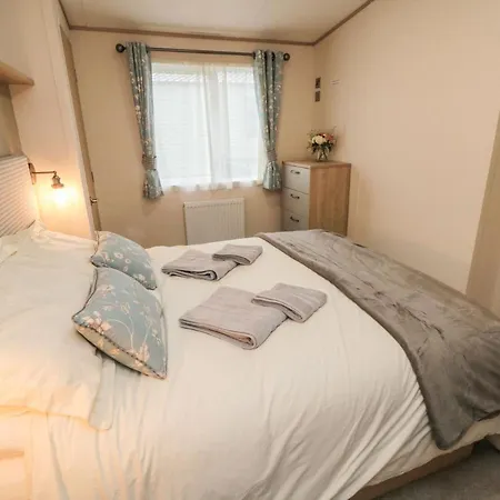 20 Wolds View *