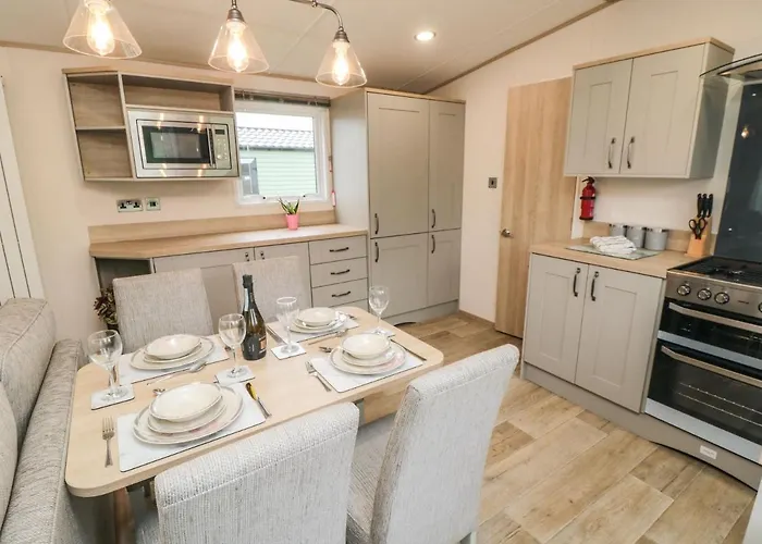 20 Wolds View * Ganton